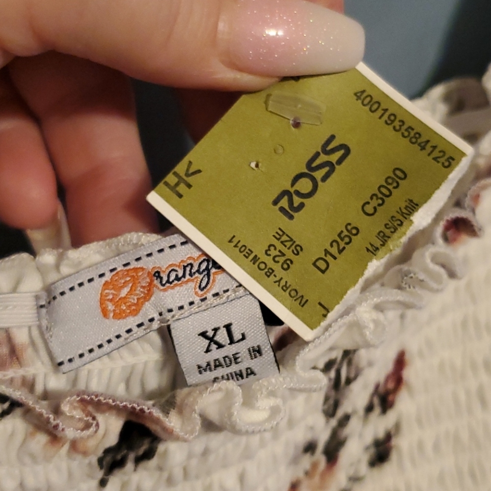 Flowered top - Picture 6 of 9